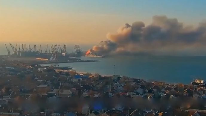 Ukrajina ve videu ukázala, jak Rusům potopila výsadkovou loď Saratov
